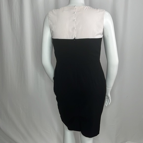 Calvin Klein color block Sheath black dress. - Picture 3 of 6